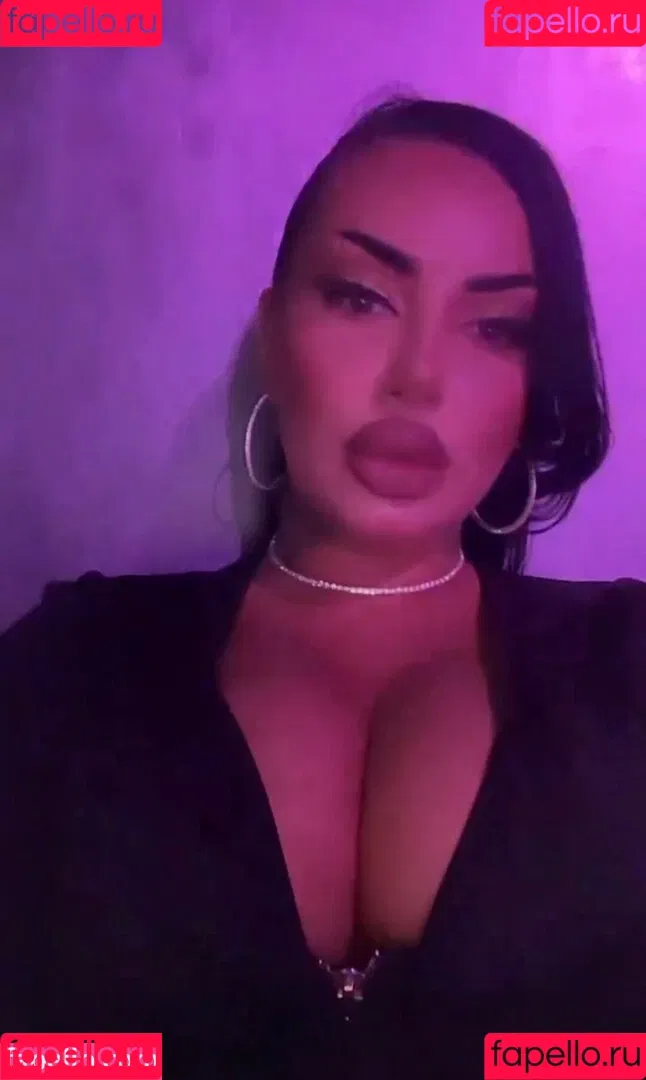 Kristina Karieva / alicia_kristina / kristinkarieva Onlyfans Photo Gallery 