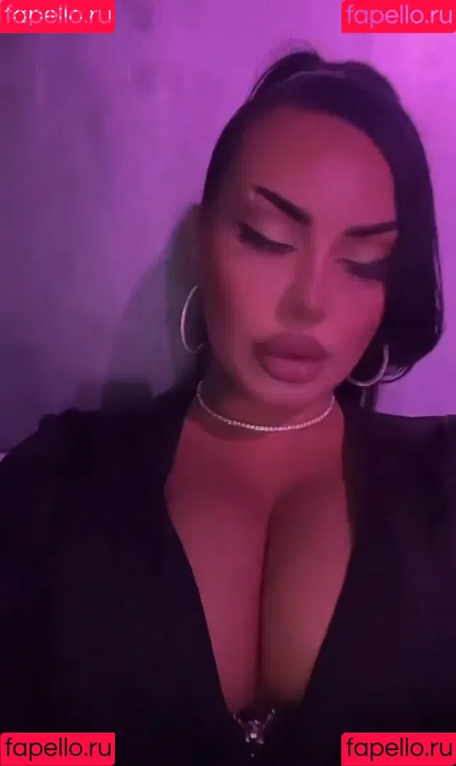 Kristina Karieva / alicia_kristina / kristinkarieva Onlyfans Photo Gallery 