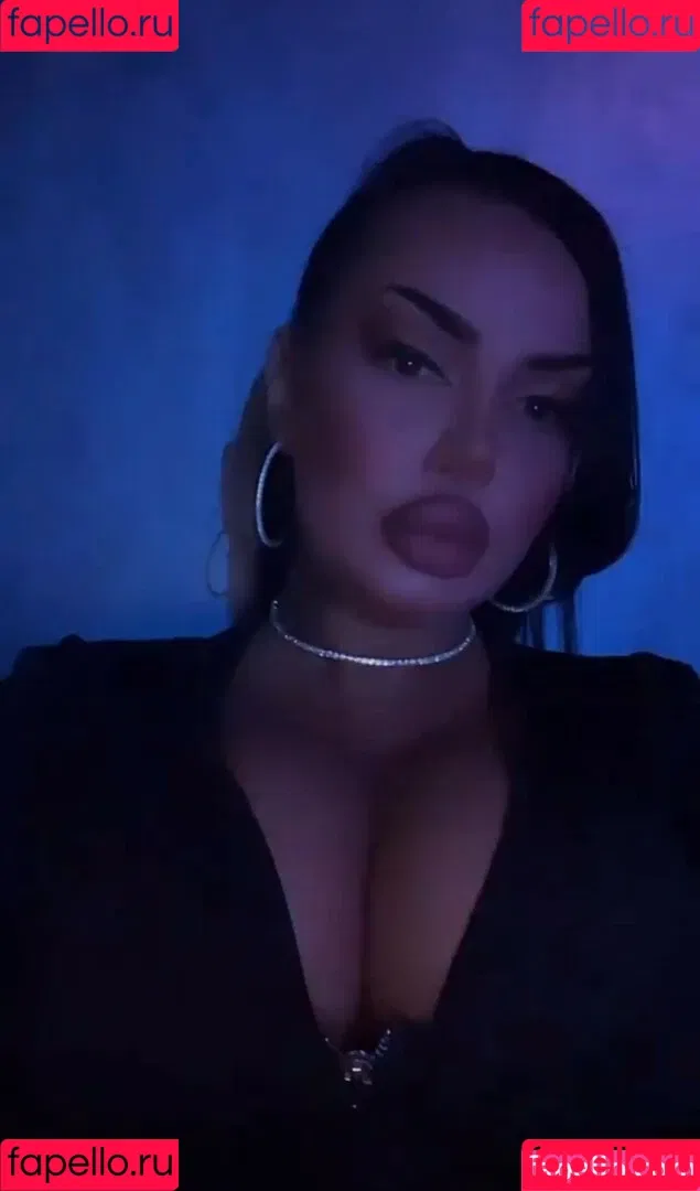 Kristina Karieva / alicia_kristina / kristinkarieva Onlyfans Photo Gallery 