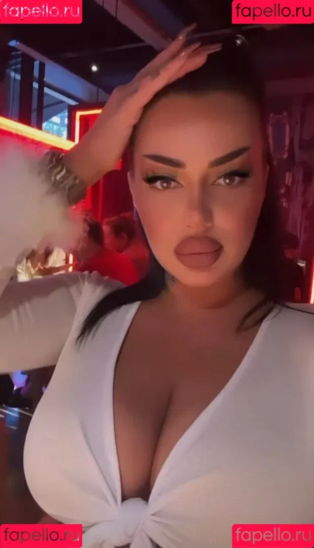 Kristina Karieva / alicia_kristina / kristinkarieva Onlyfans Photo Gallery 