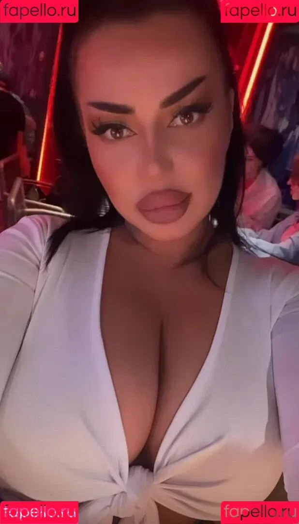 Kristina Karieva / alicia_kristina / kristinkarieva Onlyfans Photo Gallery 