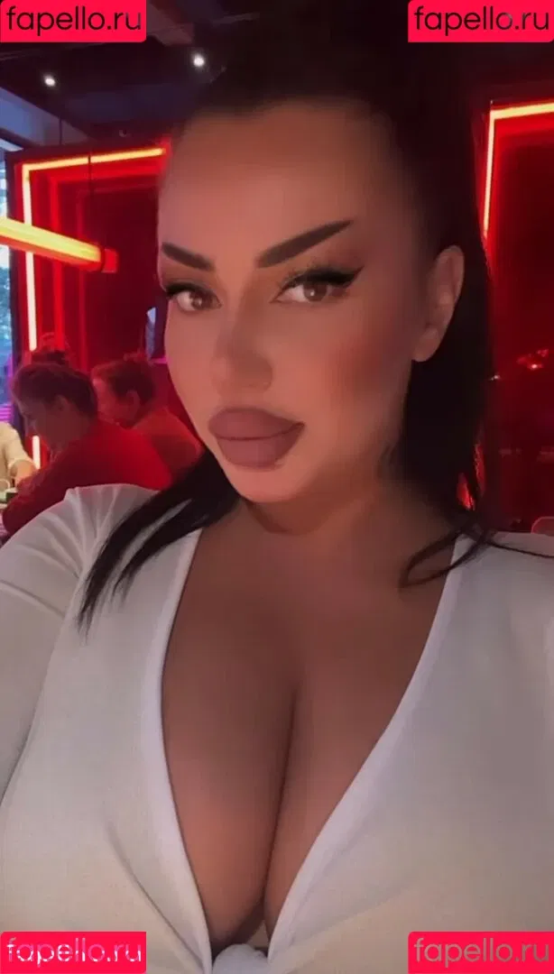 Kristina Karieva / alicia_kristina / kristinkarieva Onlyfans Photo Gallery 