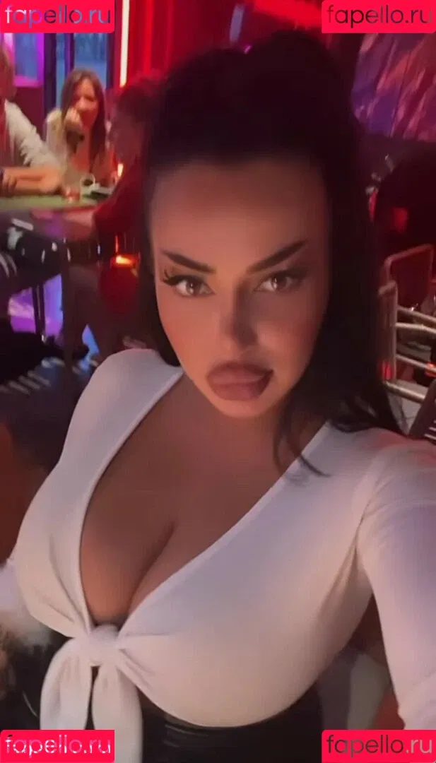 Kristina Karieva / alicia_kristina / kristinkarieva Onlyfans Photo Gallery 