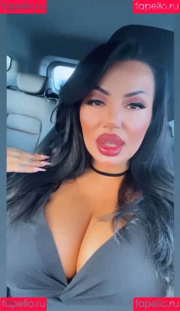 Kristina Karieva / alicia_kristina / kristinkarieva Onlyfans Photo Gallery 