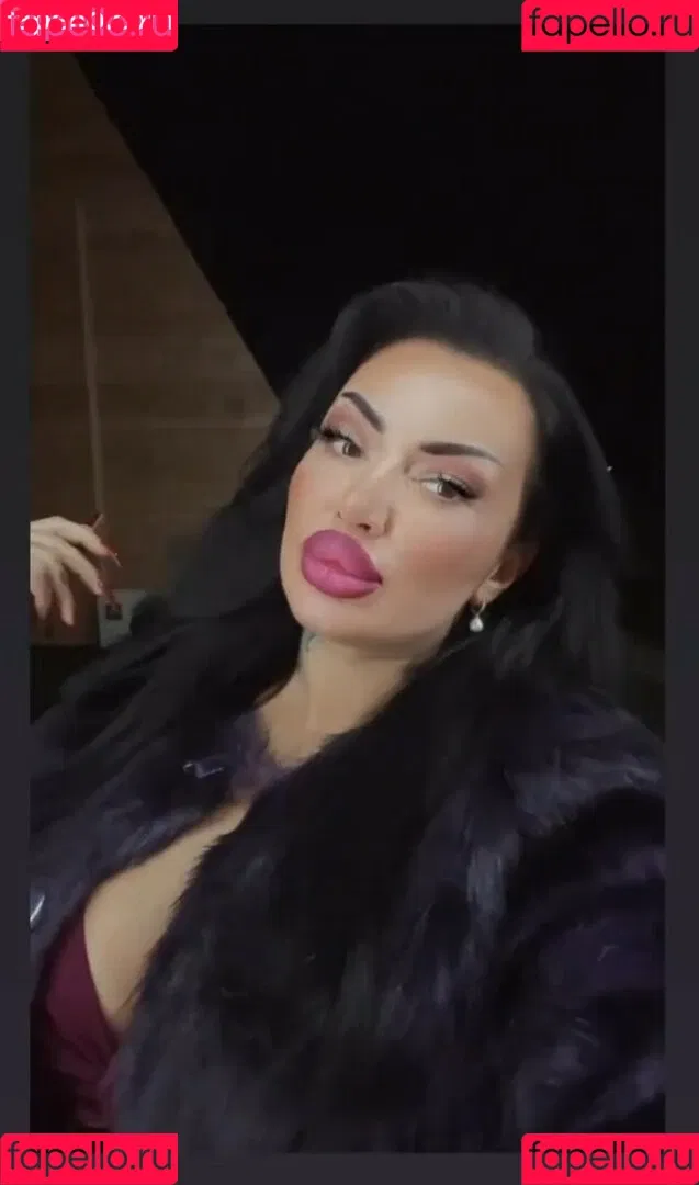 Kristina Karieva / alicia_kristina / kristinkarieva Onlyfans Photo Gallery 