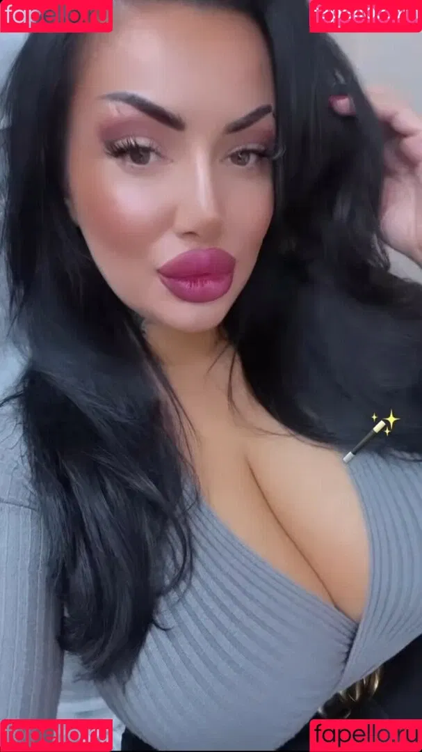 Kristina Karieva / alicia_kristina / kristinkarieva Onlyfans Photo Gallery 