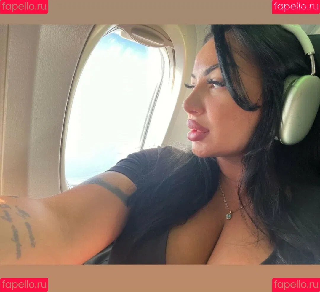 Kristina Karieva / alicia_kristina / kristinkarieva Onlyfans Photo Gallery 