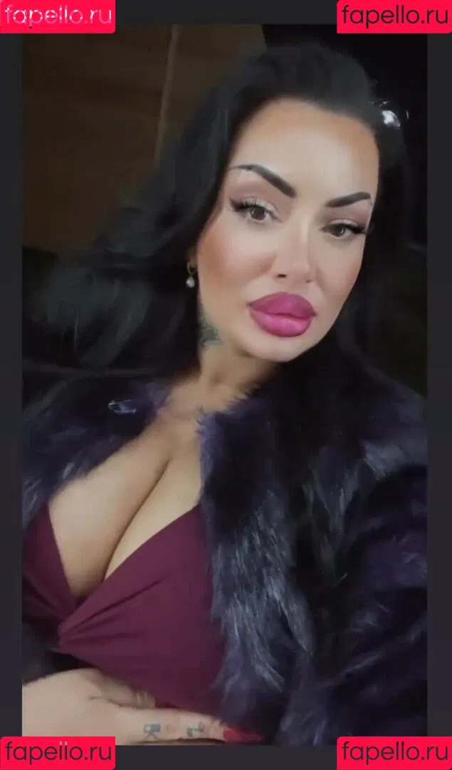 Kristina Karieva / alicia_kristina / kristinkarieva Onlyfans Photo Gallery 