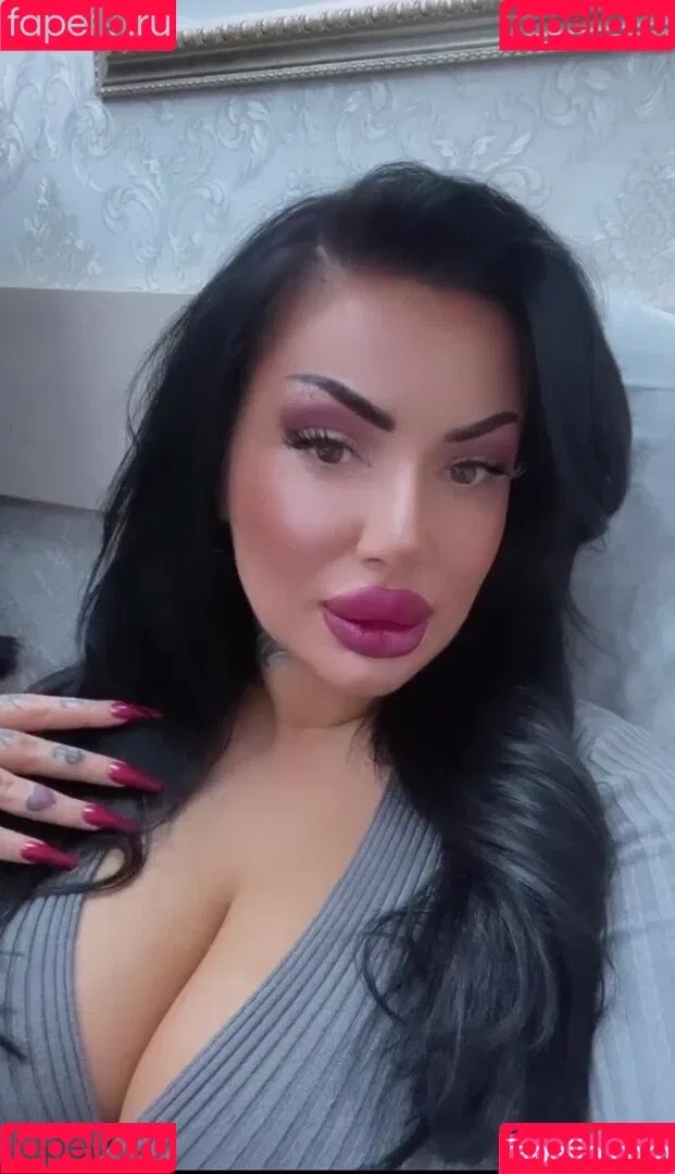 Kristina Karieva / alicia_kristina / kristinkarieva Onlyfans Photo Gallery 