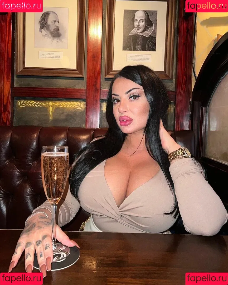 Kristina Karieva / alicia_kristina / kristinkarieva Onlyfans Photo Gallery 