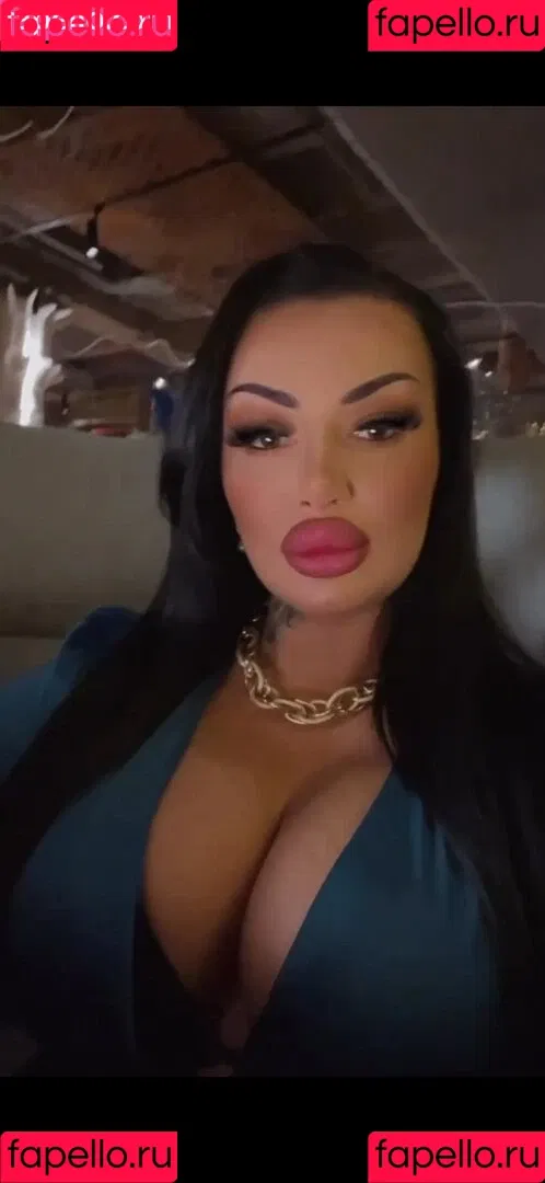 Kristina Karieva / alicia_kristina / kristinkarieva Onlyfans Photo Gallery 