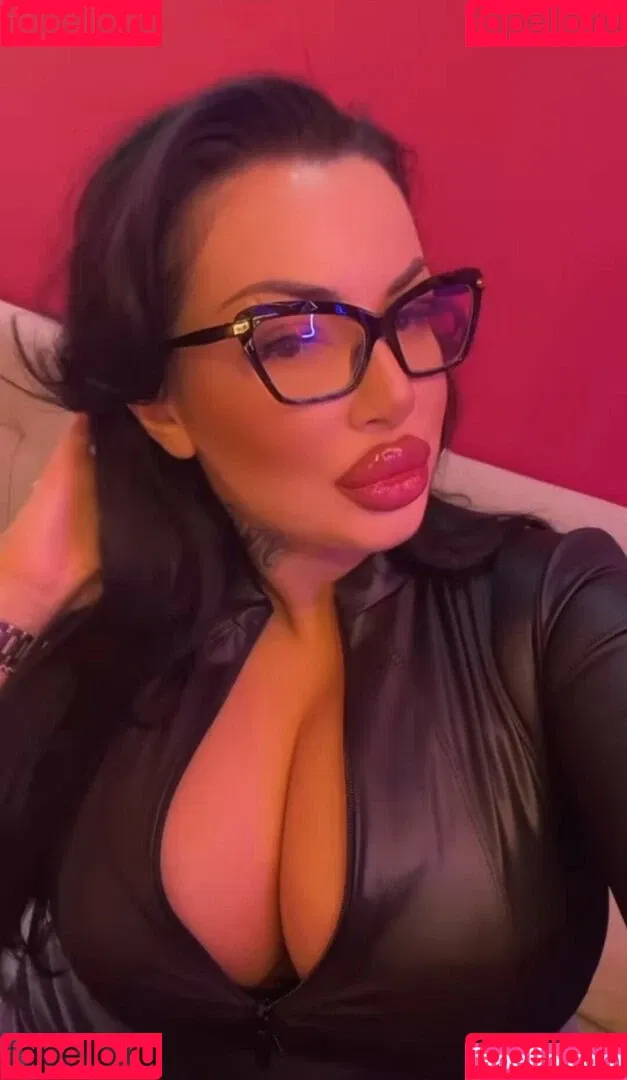 Kristina Karieva / alicia_kristina / kristinkarieva Onlyfans Photo Gallery 