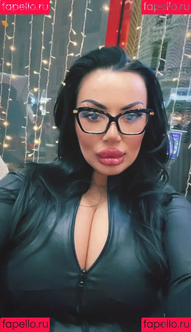 Kristina Karieva / alicia_kristina / kristinkarieva Onlyfans Photo Gallery 