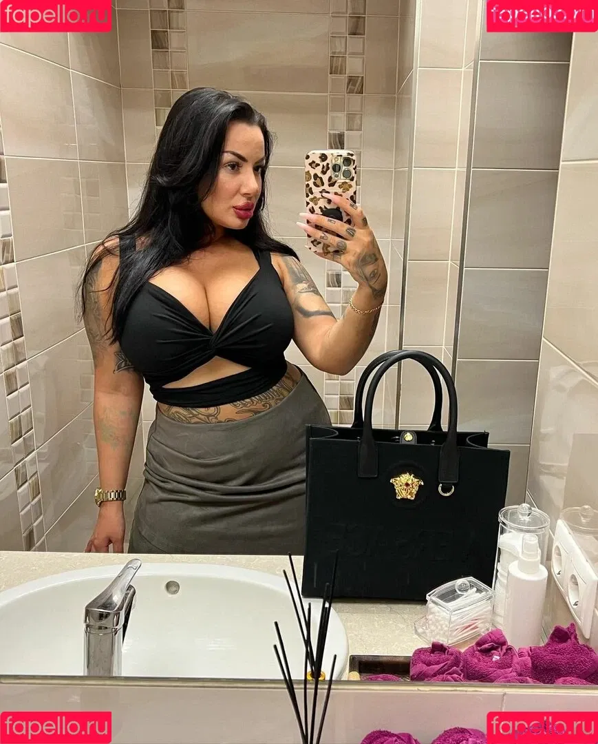 Kristina Karieva / alicia_kristina / kristinkarieva Onlyfans Photo Gallery 