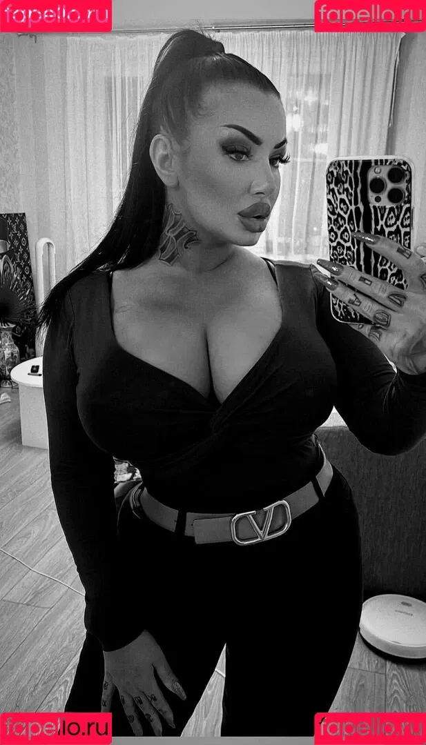 Kristina Karieva / alicia_kristina / kristinkarieva Onlyfans Photo Gallery 