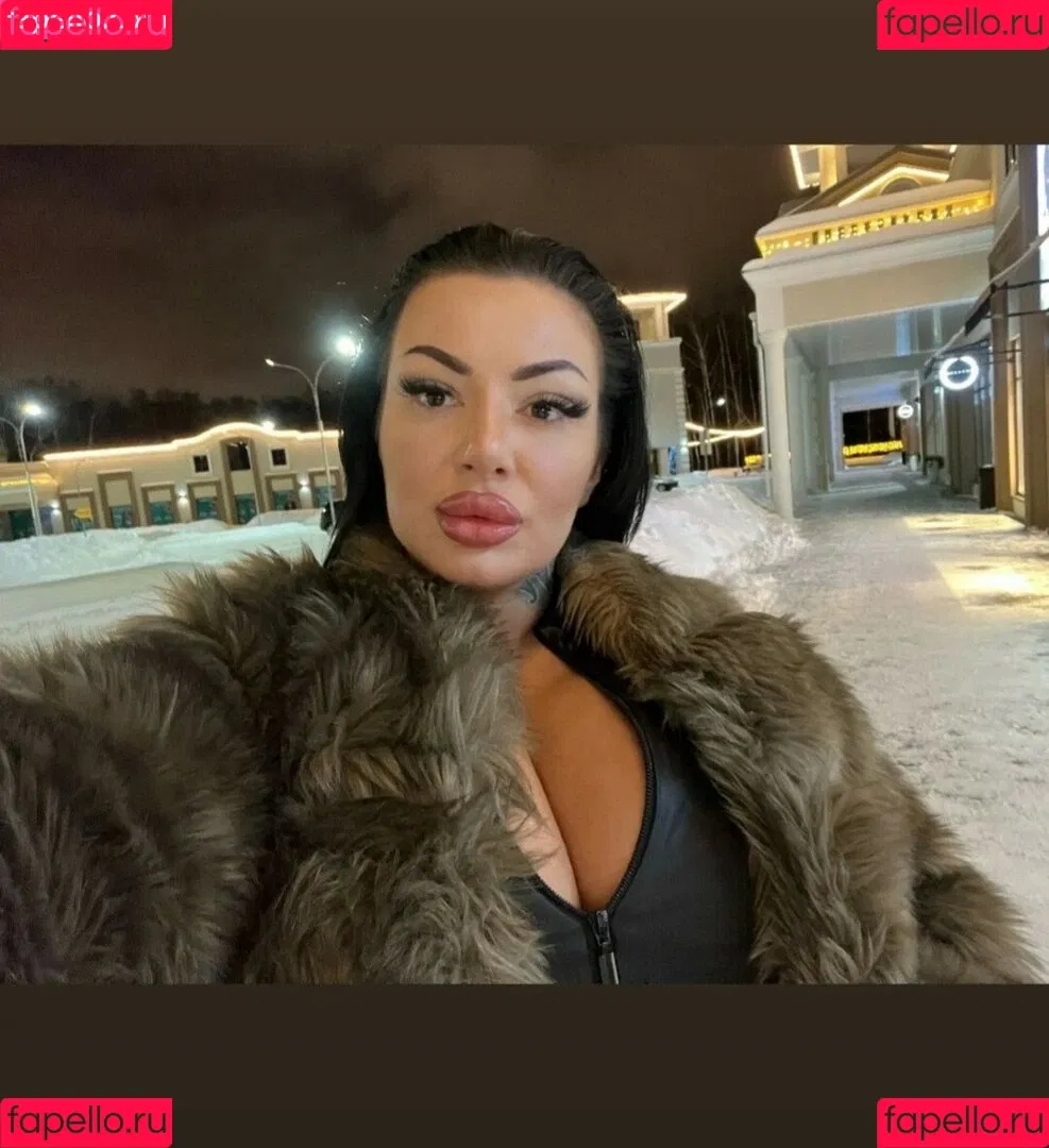 Kristina Karieva / alicia_kristina / kristinkarieva Onlyfans Photo Gallery 