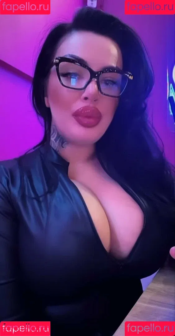 Kristina Karieva / alicia_kristina / kristinkarieva Onlyfans Photo Gallery 