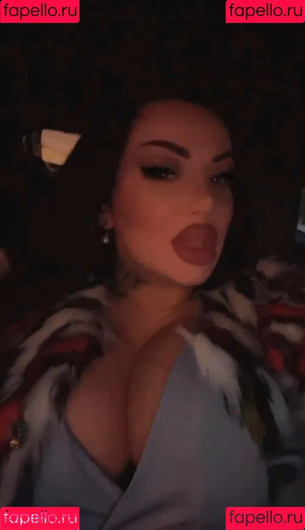 Kristina Karieva / alicia_kristina / kristinkarieva Onlyfans Photo Gallery 