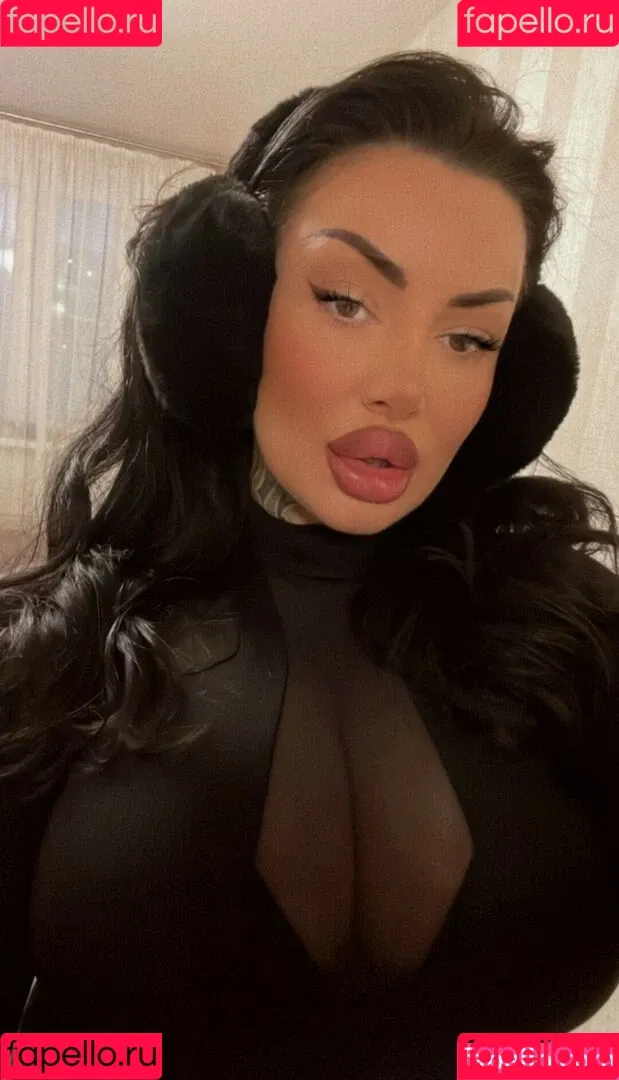 Kristina Karieva / alicia_kristina / kristinkarieva Onlyfans Photo Gallery 