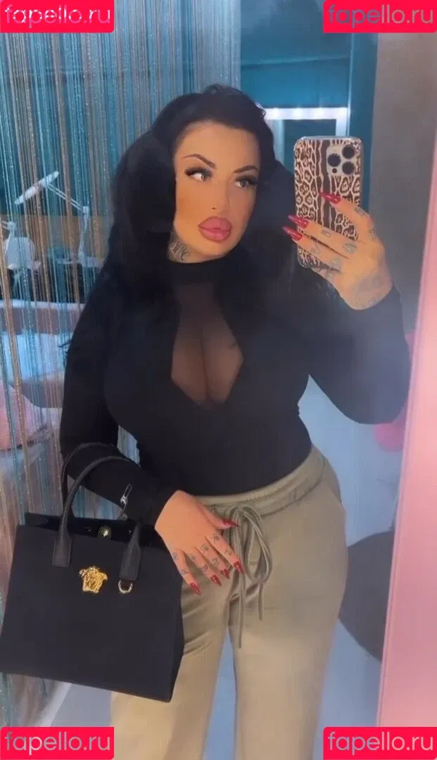 Kristina Karieva / alicia_kristina / kristinkarieva Onlyfans Photo Gallery 