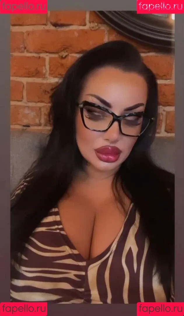 Kristina Karieva / alicia_kristina / kristinkarieva Onlyfans Photo Gallery 