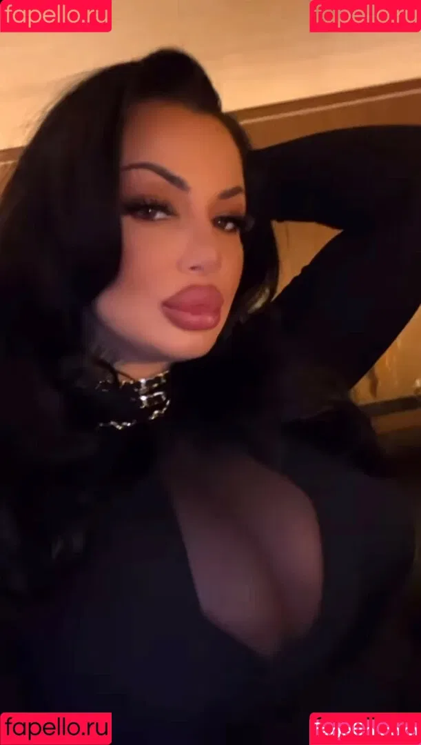 Kristina Karieva / alicia_kristina / kristinkarieva Onlyfans Photo Gallery 