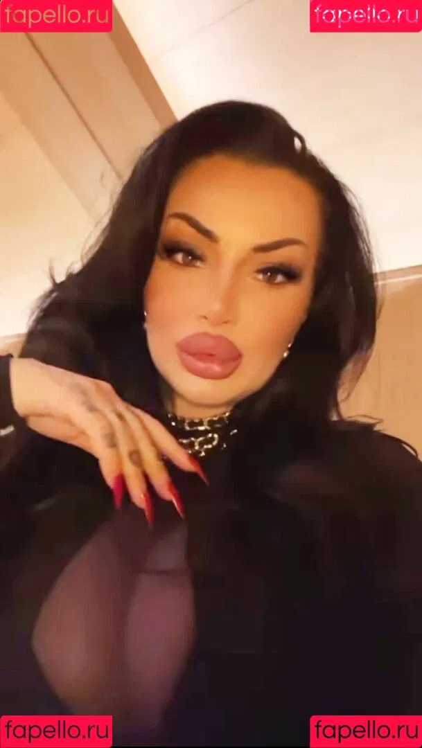 Kristina Karieva / alicia_kristina / kristinkarieva Onlyfans Photo Gallery 