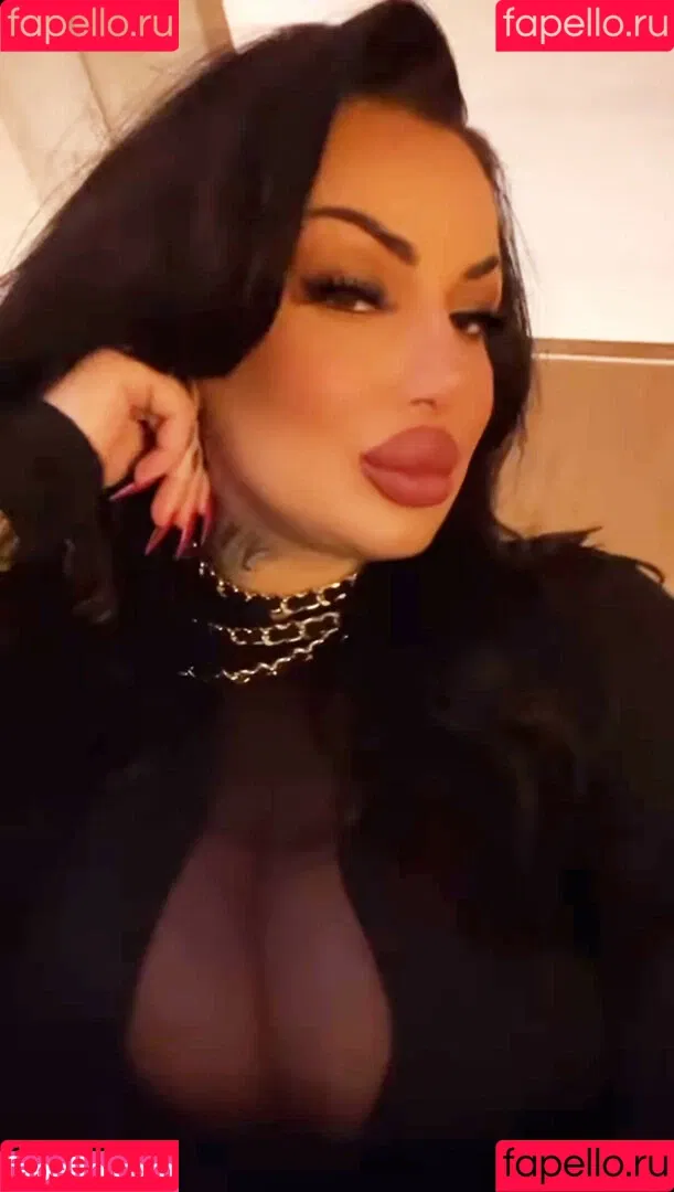 Kristina Karieva / alicia_kristina / kristinkarieva Onlyfans Photo Gallery 