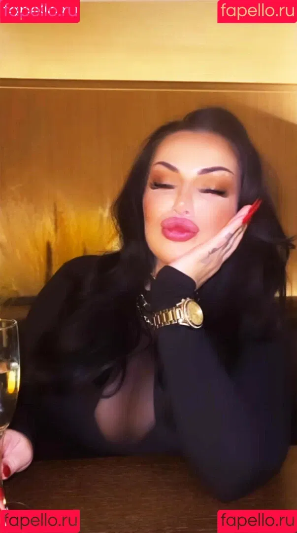 Kristina Karieva / alicia_kristina / kristinkarieva Onlyfans Photo Gallery 