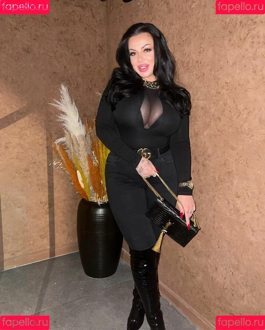 Kristina Karieva / alicia_kristina / kristinkarieva Onlyfans Photo Gallery 