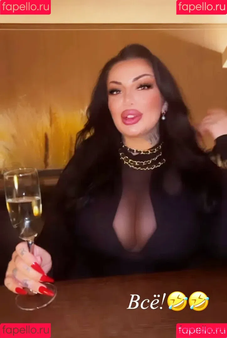 Kristina Karieva / alicia_kristina / kristinkarieva Onlyfans Photo Gallery 