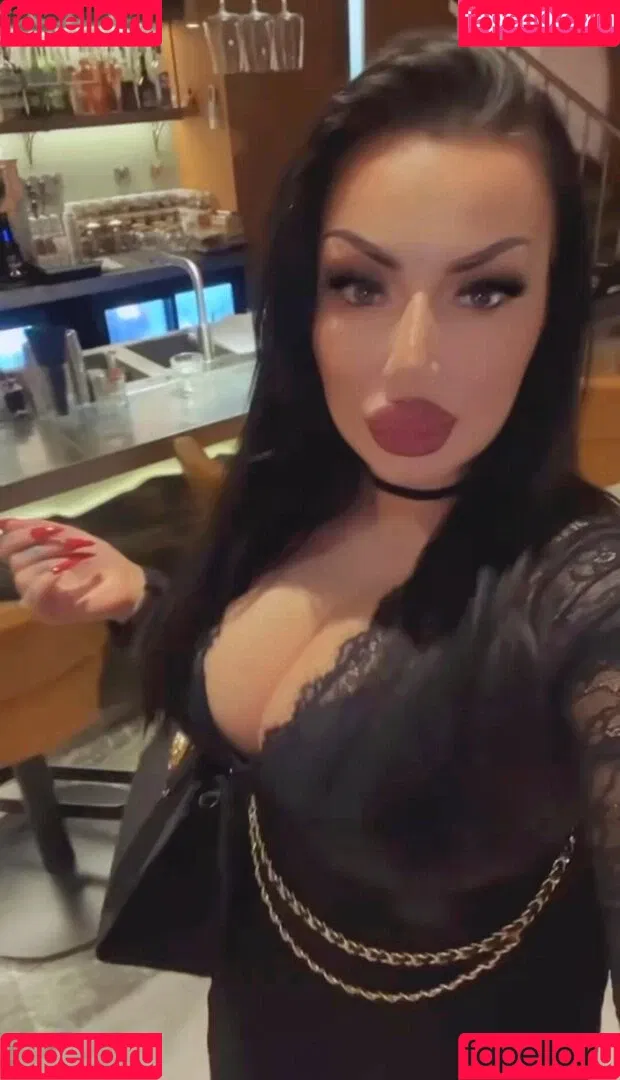 Kristina Karieva / alicia_kristina / kristinkarieva Onlyfans Photo Gallery 