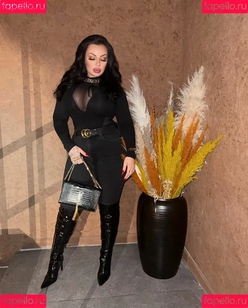 Kristina Karieva / alicia_kristina / kristinkarieva Onlyfans Photo Gallery 