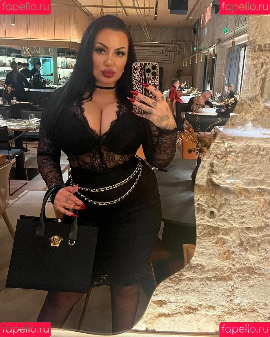 Kristina Karieva / alicia_kristina / kristinkarieva Onlyfans Photo Gallery 