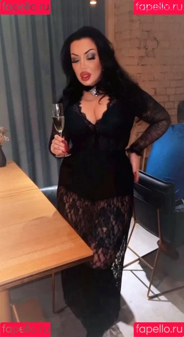 Kristina Karieva / alicia_kristina / kristinkarieva Onlyfans Photo Gallery 