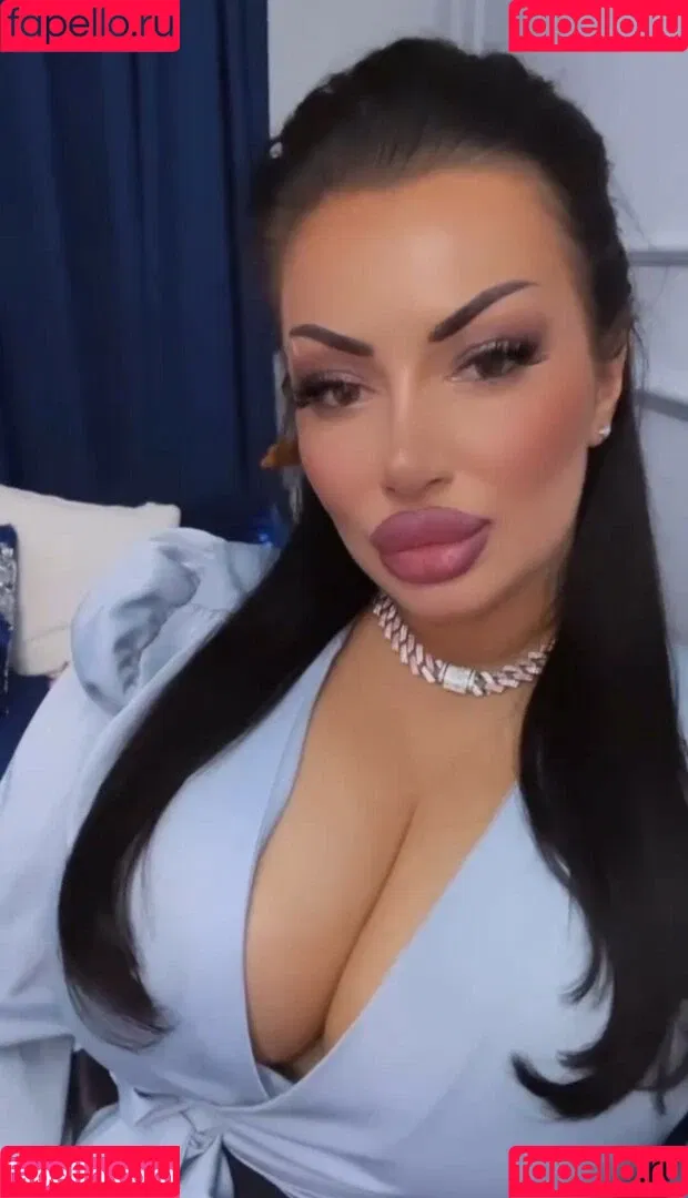 Kristina Karieva / alicia_kristina / kristinkarieva Onlyfans Photo Gallery 