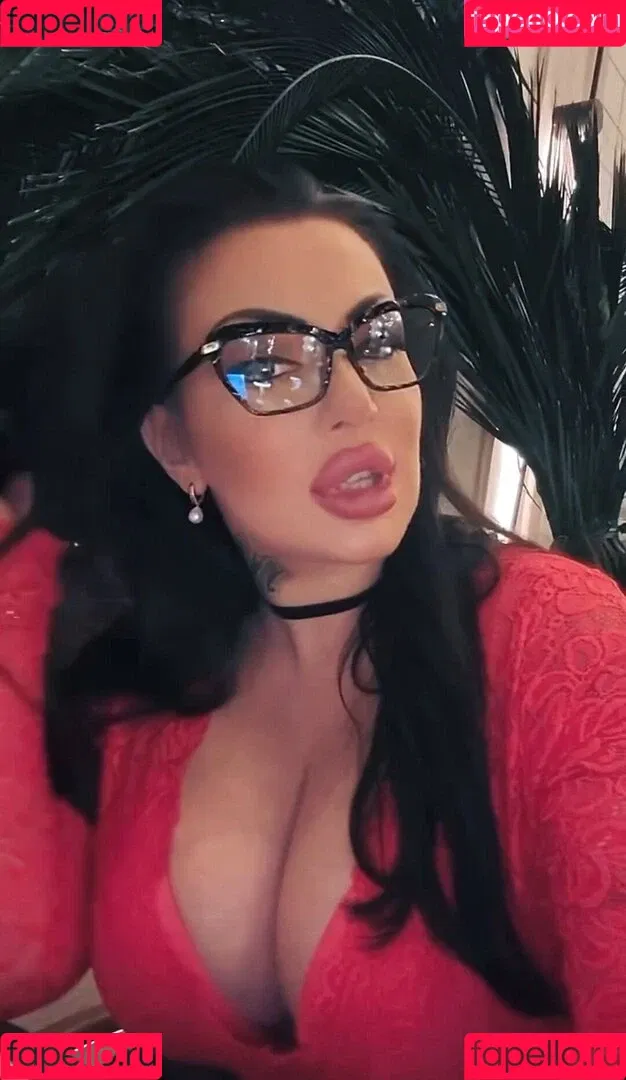 Kristina Karieva / alicia_kristina / kristinkarieva Onlyfans Photo Gallery 