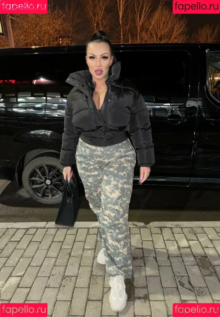 Kristina Karieva / alicia_kristina / kristinkarieva Onlyfans Photo Gallery 