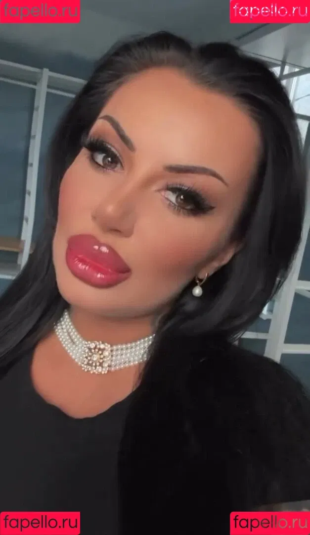 Kristina Karieva / alicia_kristina / kristinkarieva Onlyfans Photo Gallery 