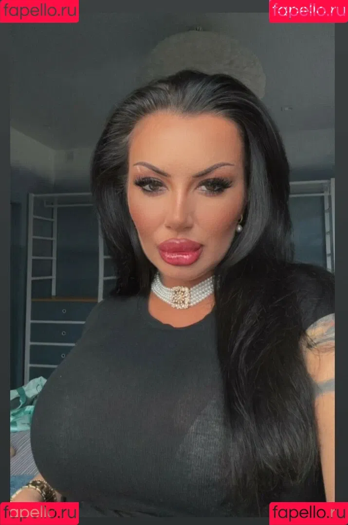 Kristina Karieva / alicia_kristina / kristinkarieva Onlyfans Photo Gallery 