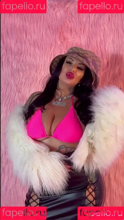 Kristina Karieva / alicia_kristina / kristinkarieva Onlyfans Photo Gallery 