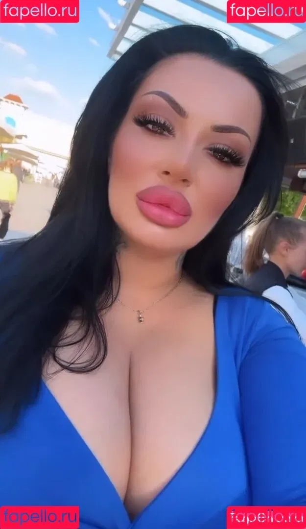 Kristina Karieva / alicia_kristina / kristinkarieva Onlyfans Photo Gallery 