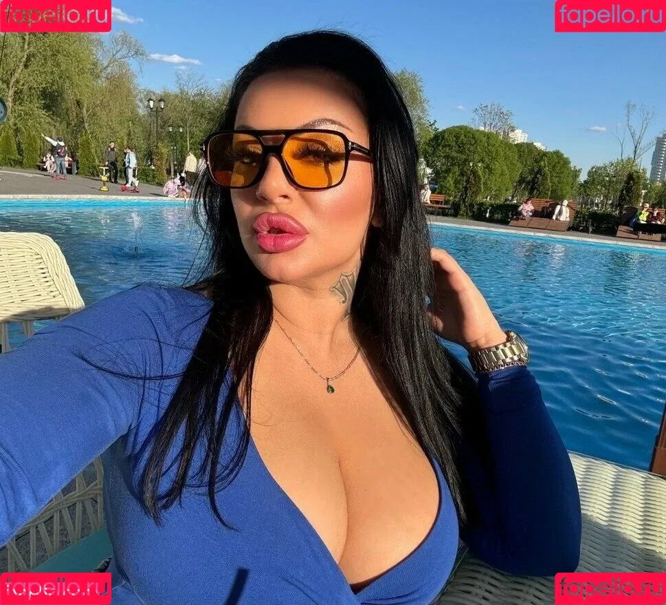 Kristina Karieva / alicia_kristina / kristinkarieva Onlyfans Photo Gallery 