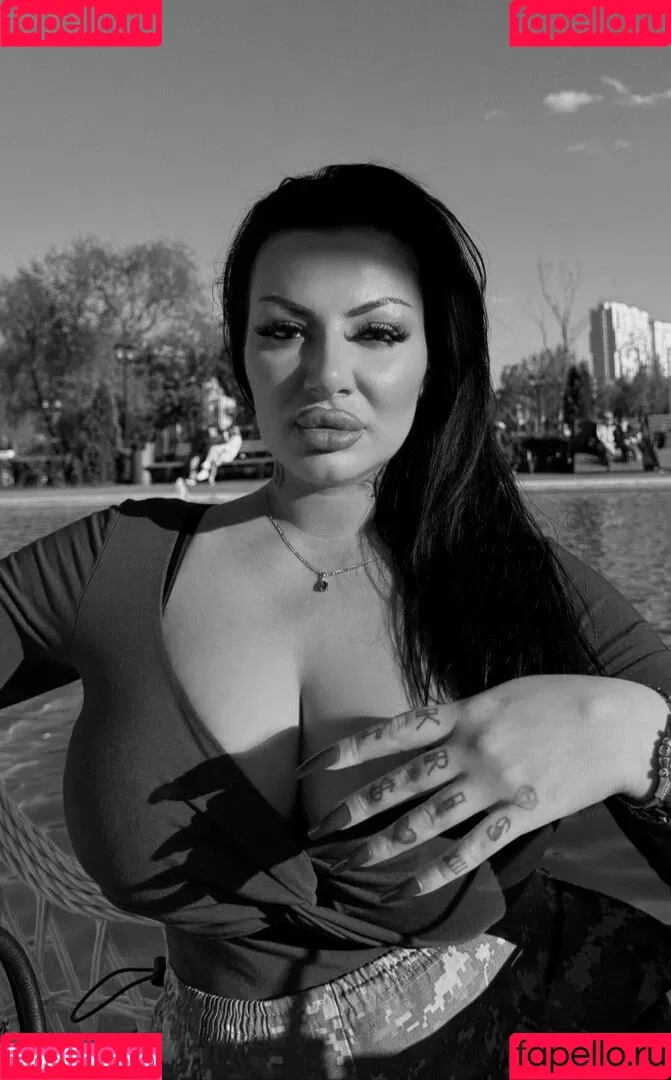 Kristina Karieva / alicia_kristina / kristinkarieva Onlyfans Photo Gallery 