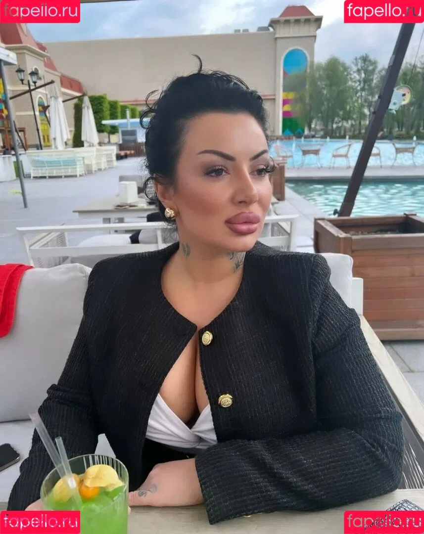 Kristina Karieva / alicia_kristina / kristinkarieva Onlyfans Photo Gallery 