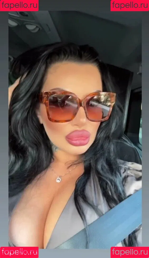 Kristina Karieva / alicia_kristina / kristinkarieva Onlyfans Photo Gallery 