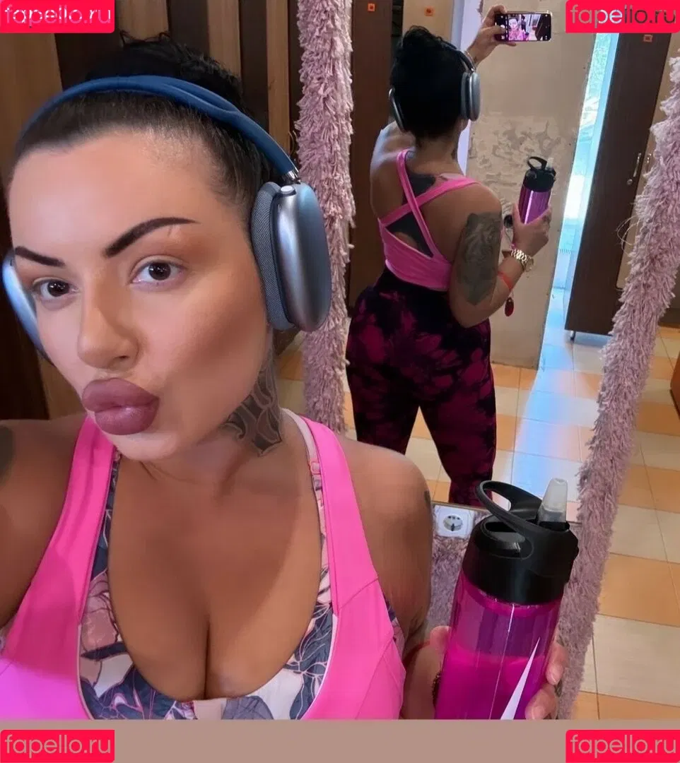 Kristina Karieva / alicia_kristina / kristinkarieva Onlyfans Photo Gallery 