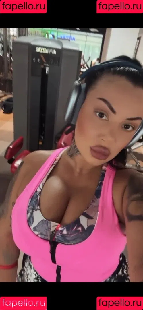 Kristina Karieva / alicia_kristina / kristinkarieva Onlyfans Photo Gallery 