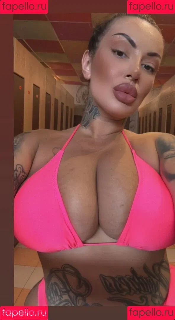 Kristina Karieva / alicia_kristina / kristinkarieva Onlyfans Photo Gallery 