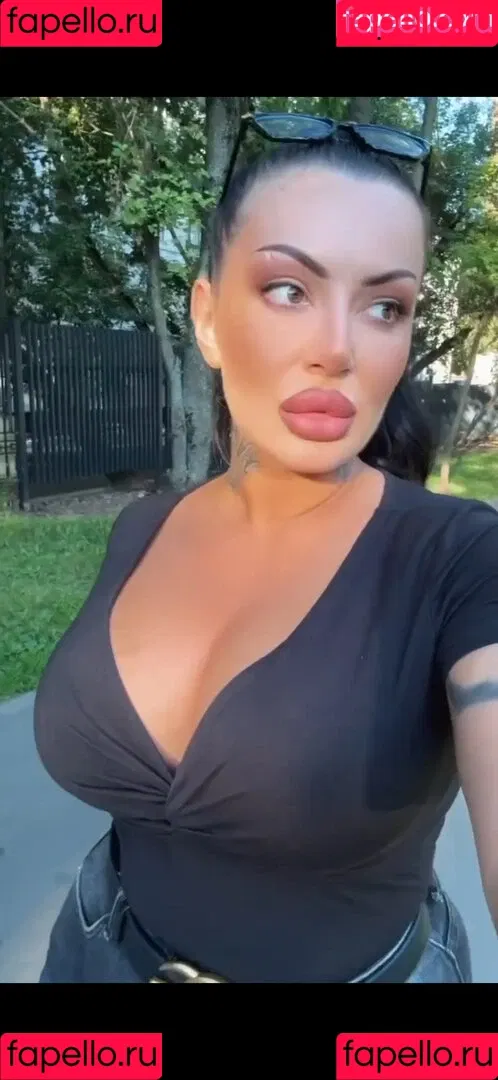 Kristina Karieva / alicia_kristina / kristinkarieva Onlyfans Photo Gallery 